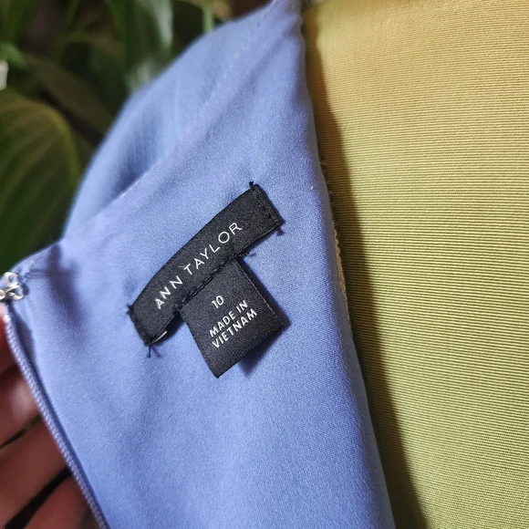 Ann Taylor Blue Ruffle Sheath Dress | Size 10 | Sleeveless V-Neck | Career Work - Picture 11 of 13